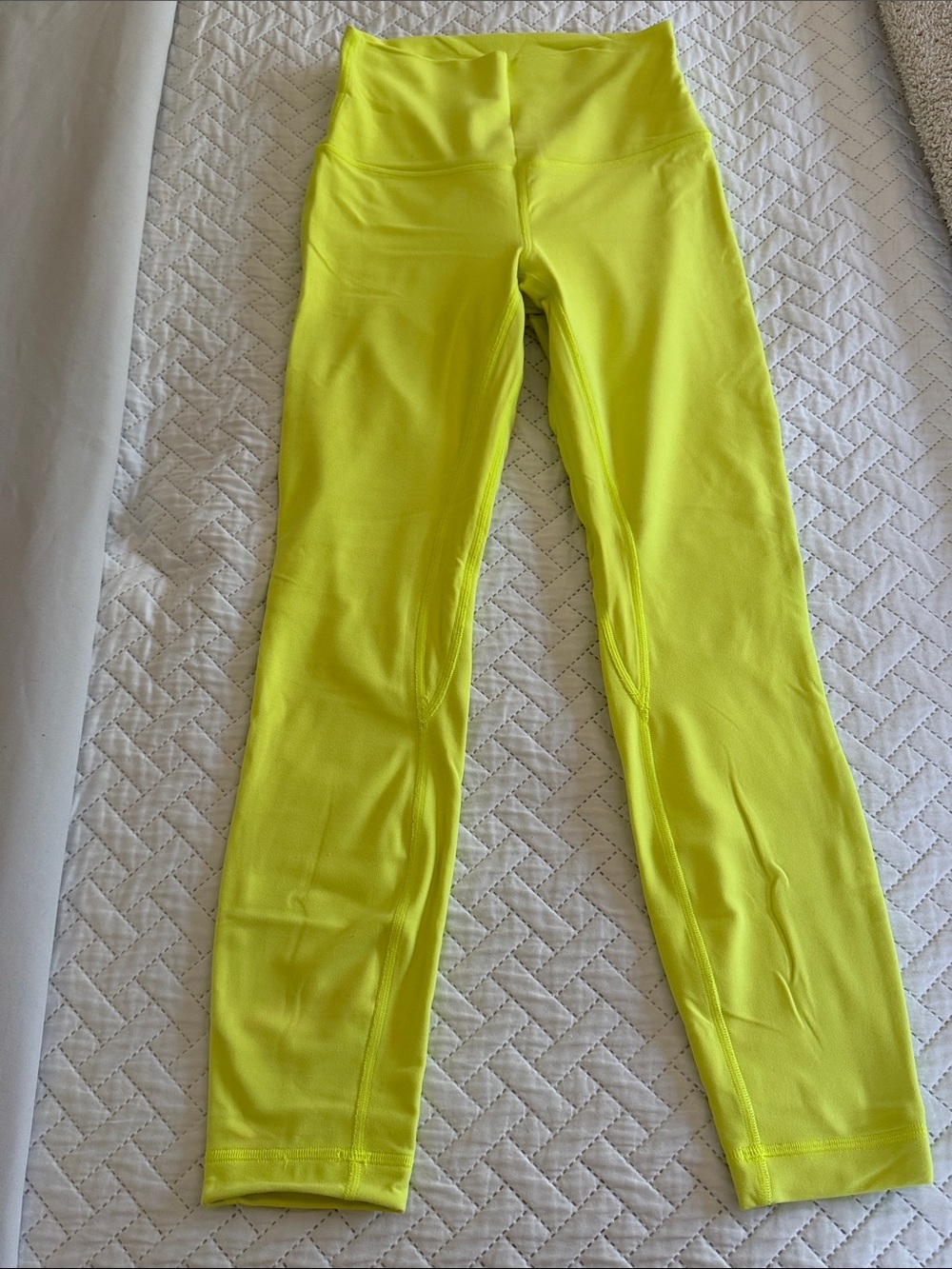 Lululemon Wunder Train Leggings 25” inseam (size 4)